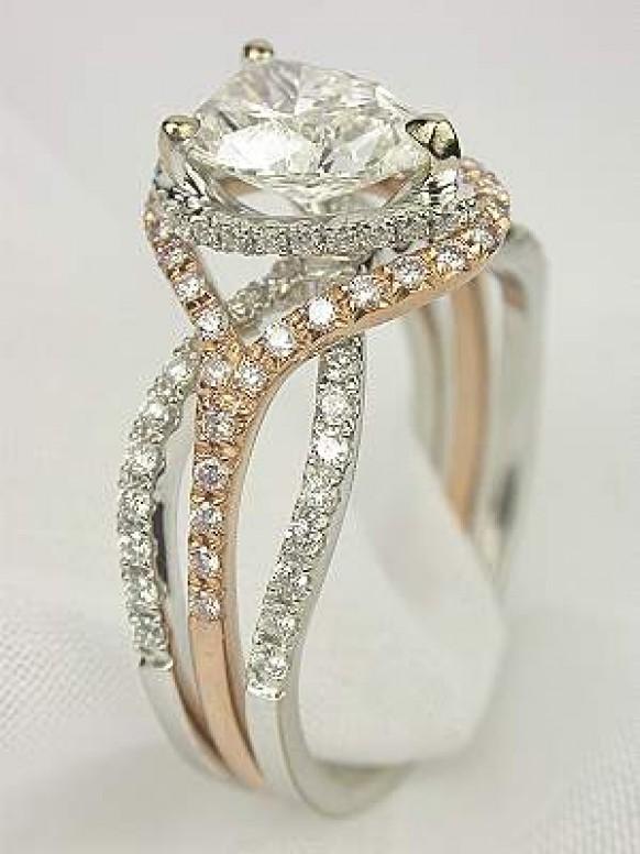 wedding photo - Pear Shaped Diamond Wedding Ring