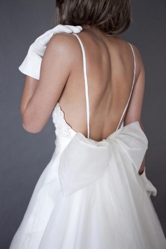 wedding photo - Backless wedding dress with a bow