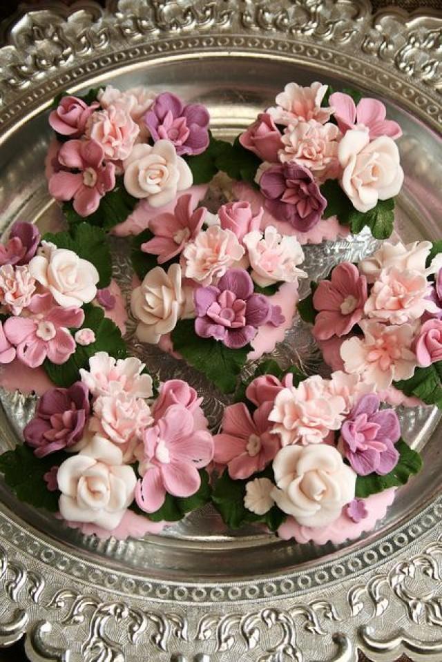 Wedding cupcakes of different shades of pink