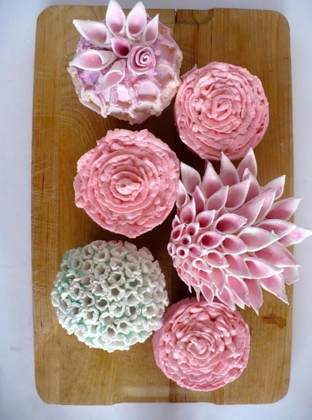 Creative wedding cupcakes in the shape of flowers