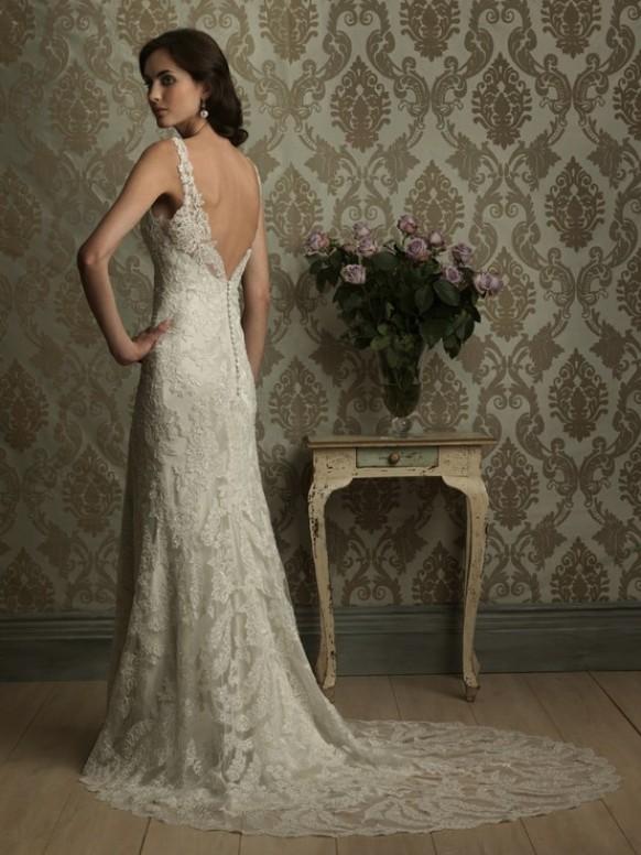 wedding photo - Lace Backless Wedding Dress 