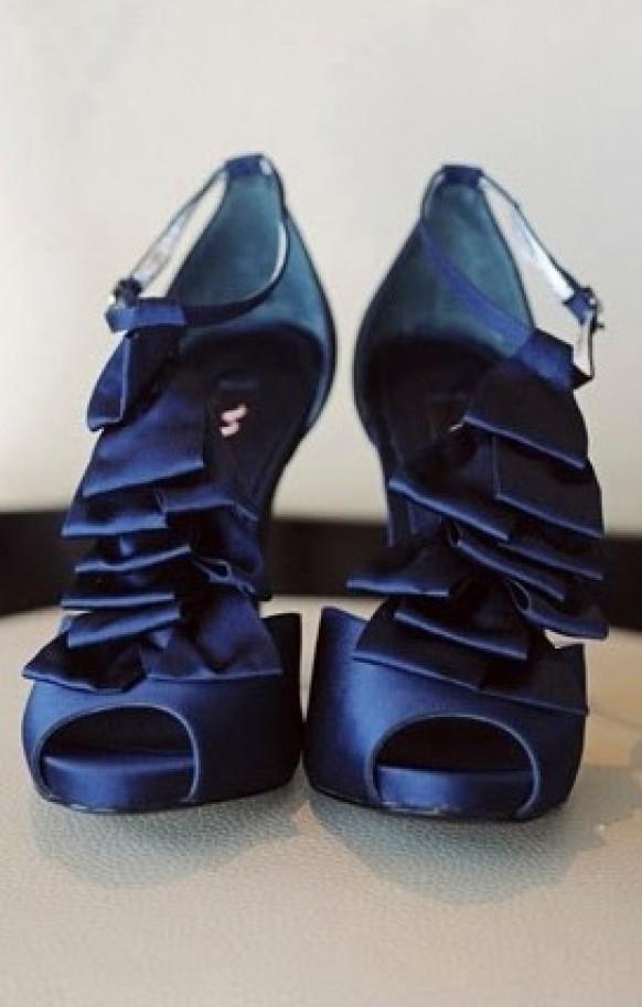 wedding photo - أحذية الزفاف الزرقاء