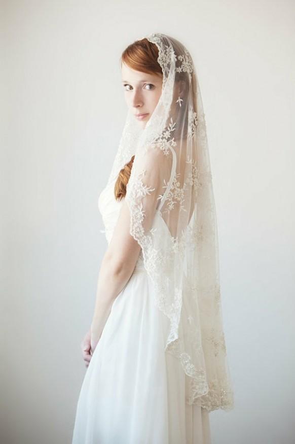 wedding-dresses-we-adore