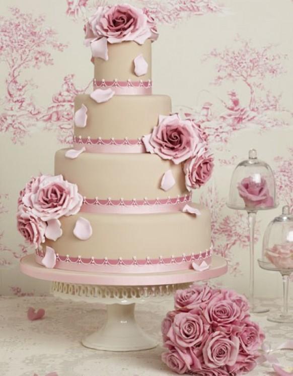 wedding photo - Chic wedding cake with light pink roses