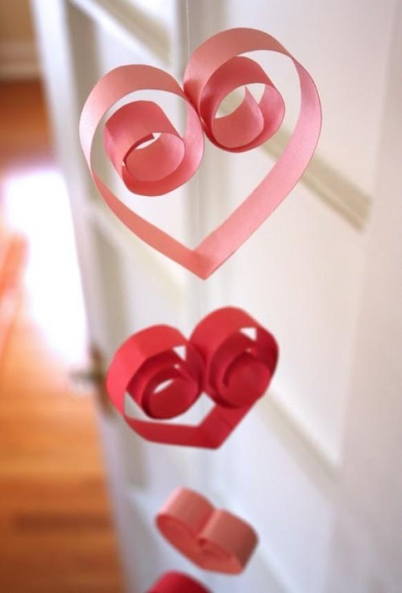 wedding photo - Simple DIY Red Heart Garland for Weddings, Christmas and Valentine's Day ♥ Christmas Decorations ♥ Valentine's Day Decorations