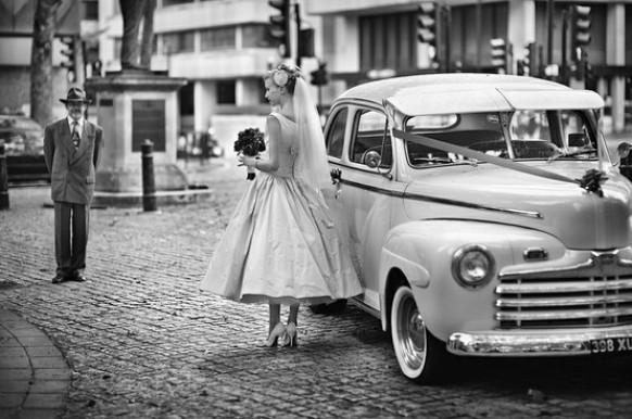 wedding photo - Escapade ♥ Classic Car mariage Just Married