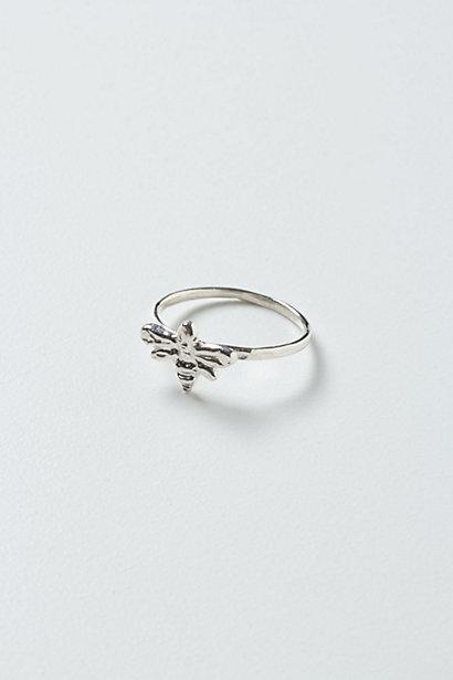 Mariage - Carved Bee Ring - B