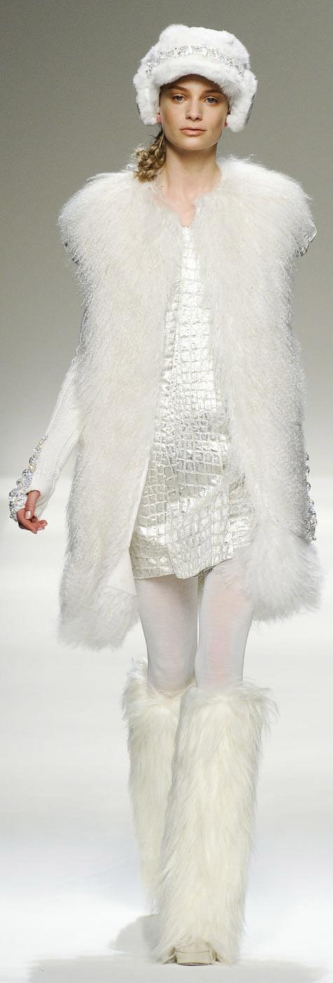 Wedding - Blugirl Fall / Winter 2012 Winter Collection ♥ White Fur Snow Boots & Vest ♥ Christmas Ideas