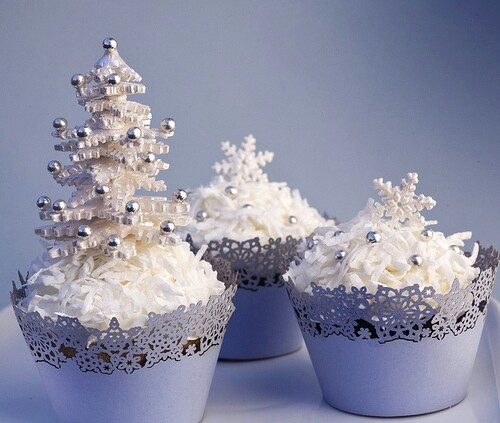 Wedding - Holiday Cupcakes With Edible Sugar Snowflakes And Snowflake Cupcake Prappers 