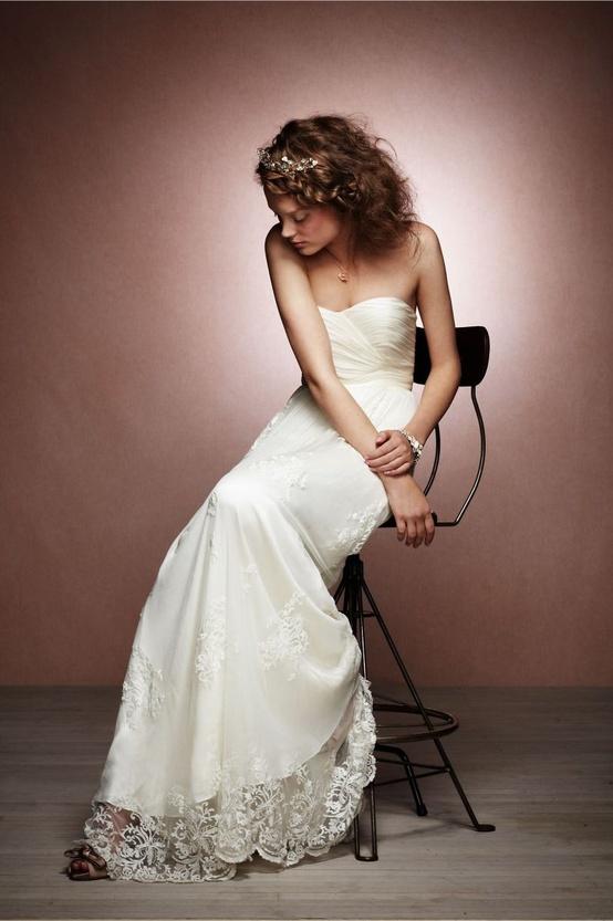 Wedding - Sleeveless shining ivory wedding dress