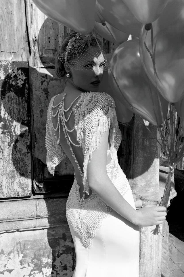Hochzeit - Perle Detaillierte Backless Hochzeit Kleid
