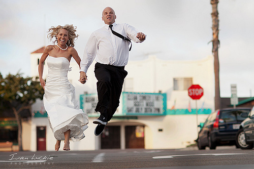 زفاف - القفز من الفرح