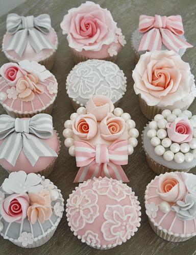 Hochzeit - Weinlese-Cupcakes