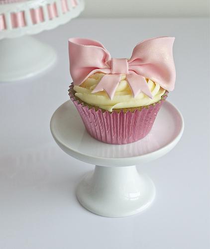 Wedding - Pink Bow Cupcake