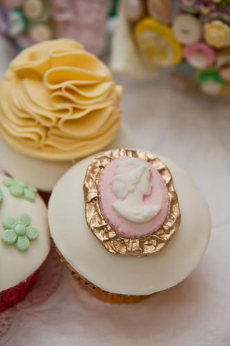 Wedding - Cameo Cupcake