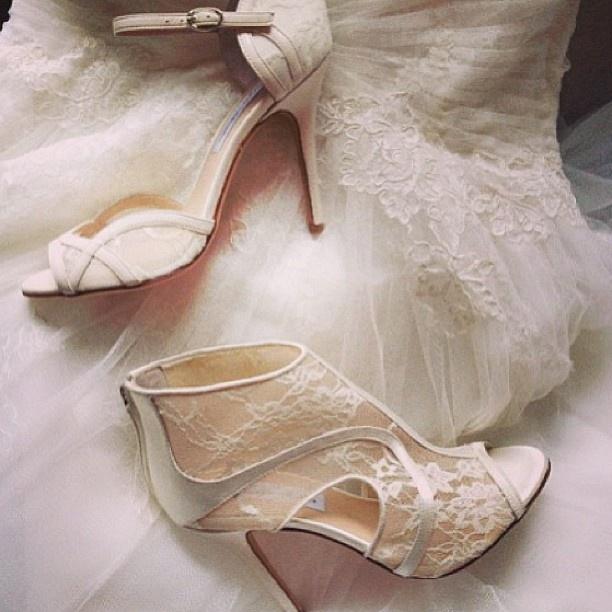 زفاف - Ivory high heels wedding shoes by Monique Lhullier