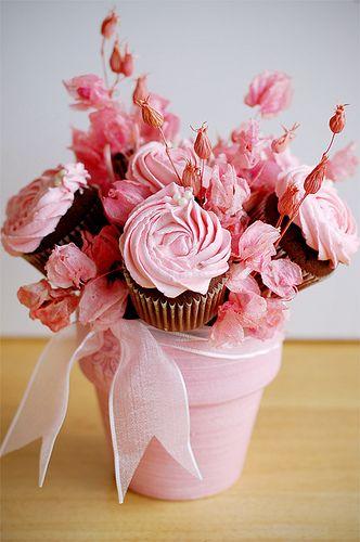 Wedding - Light pink cupcake bouquet in a flower pot