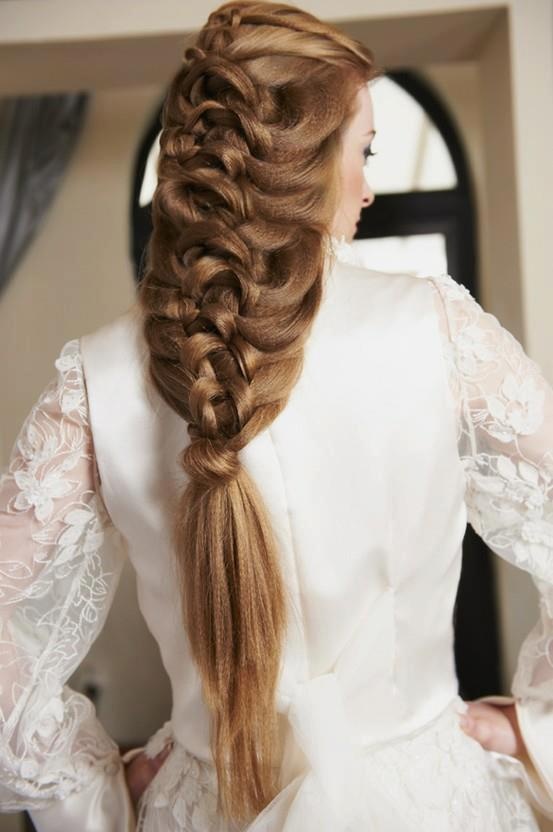 Wedding - Elegant braided hairstyle for the bride