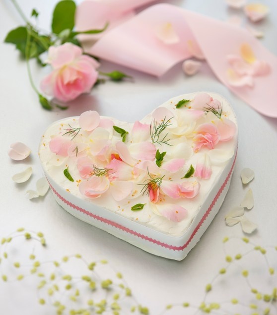 Wedding - Edible Rose Petal Decorated Cheese cake
