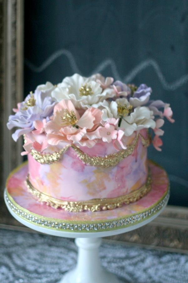 Wedding - Wedding cake with huge flowers with golden stamen