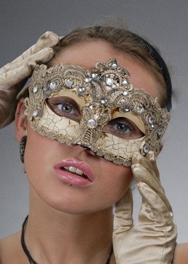 Wedding - Wedding Accessories to get a look like a queen.