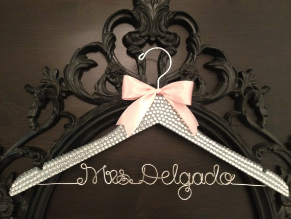 Свадьба - BLING Wedding Hanger / Glamorous Bridal Hanger / Personalized Hanger / Brides Name Hanger / Bride Hanger / Bling Wedding / Rhinestone Hange - New