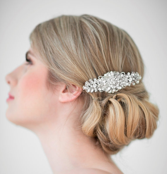 Hochzeit - Wedding Hair Comb,  Bridal Head Piece, Crystal and Pearl Haircomb, Wedding Hair Accessory - New