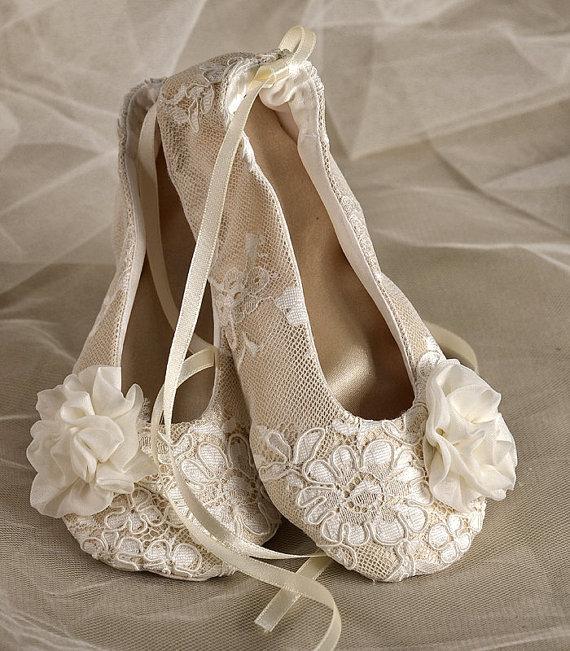 Hochzeit - Satin Flower Girl Shoes - Baby Toddle, Ballet Flats for Flower Girls Champagne Lace  Ballerina Slippers - New
