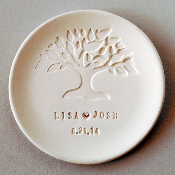 Mariage - Wedding Favor Wedding gift Ring Dish Personalized Bridesmaids Mother-of-the-Bride Wedding commemorative MementoTree-Of-Life Ring Dish - New