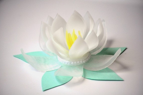 Hochzeit - 10 Lotus Blossom Soaps - Wedding Favors - Bridal Shower - Unique Gifts - New