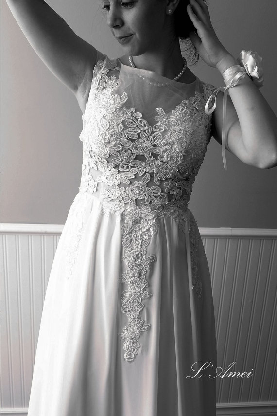 Mariage - Bridal white wedding gown  - Floor Length Ivoryor White Lace