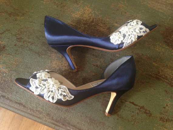 زفاف - SALE Wedding shoes peep toe marine blue low heel short heel high heel bridal shoes embellished with ivory lace - Ready to Ship Size 5.5 - New