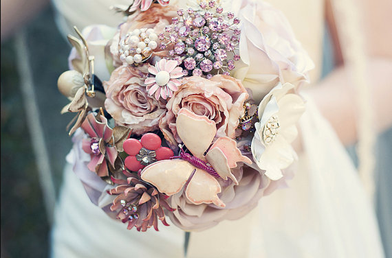 زفاف - Custom Large Brooch Bouquet - Romantic Silk Flowers & Enamel Brooches - Made to Order - New