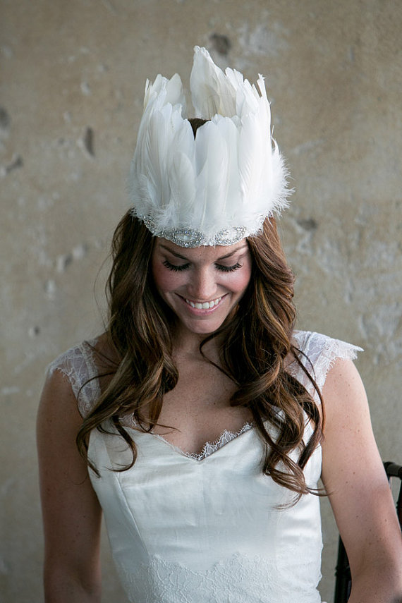 زفاف - White Feather Crown Bridal Headdress with rhinestone trim, Feather Headpiece, Wedding - New