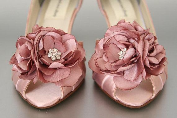Hochzeit - Antique Pink Wedding Shoes with Matching Flower