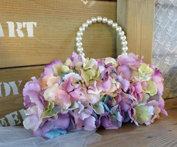 Mariage - Stylish Bridal Bag Plus Bouquet
