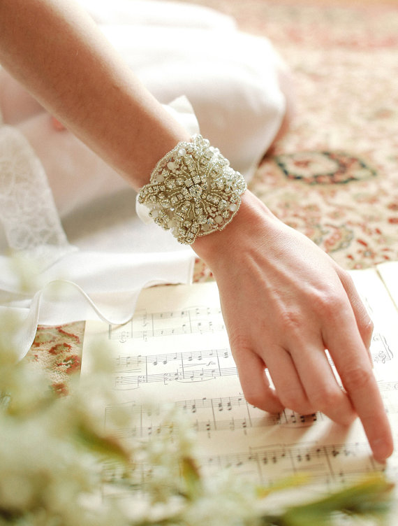 زفاف - Wrist corsage decorated with crystals and rhinestones