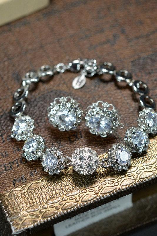 Hochzeit - Wedding Jewelry Bridesmaid Gift Bridesmaid Jewelry Bridal Jewelry cubic zircon clear bracelet , rhinestone bridal crystal bracelet Earrings - New