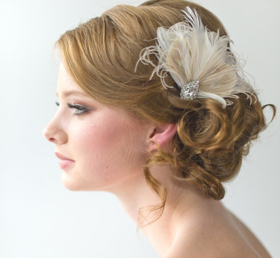 Hochzeit - Wedding Fascinator, Bridal Head Piece, Feather Fascinator, Wedding Hair Accessory - New