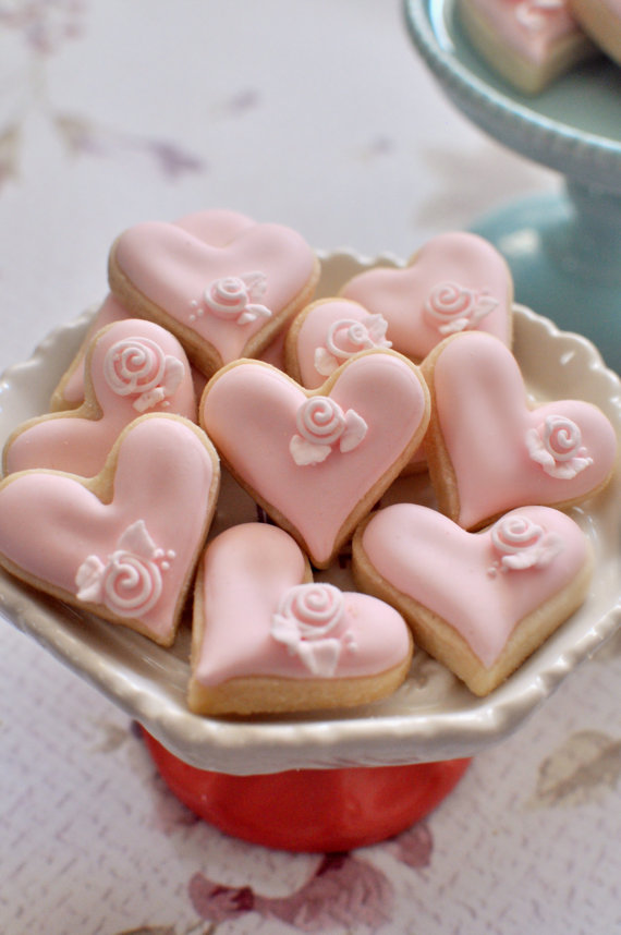 زفاف - 36 Shabby Chic Mini Heart Cookie Favor-  for Wedding Favors, Bridal Showers, Bridesmaids Gifts, Baby Showers - New