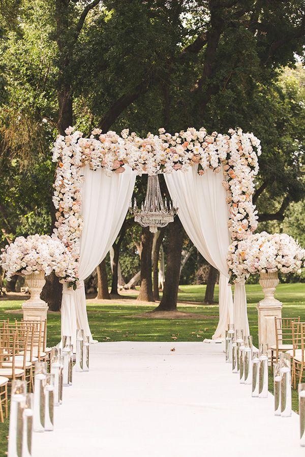 Hochzeit - Traditional And Elegant Fairytale Wedding