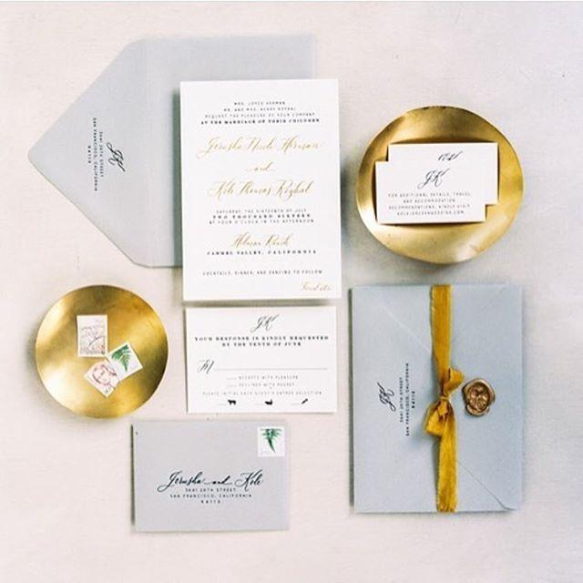 Hochzeit - Gray and Gold Invitation
