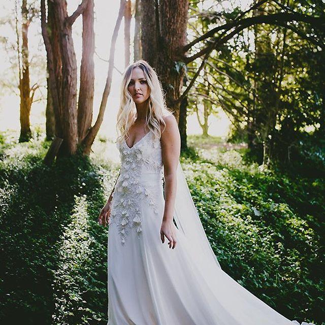 Mariage - White Bridal Dress