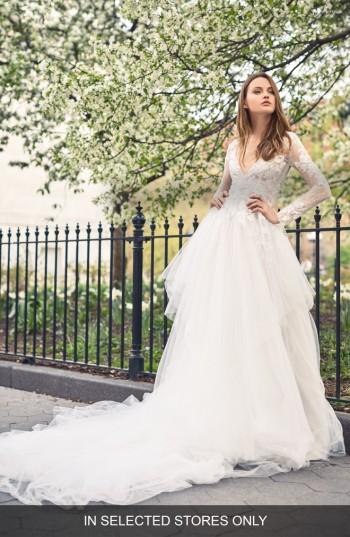 زفاف - BLISS Monique Lhuillier Deep V Lace & Tulle Gown 