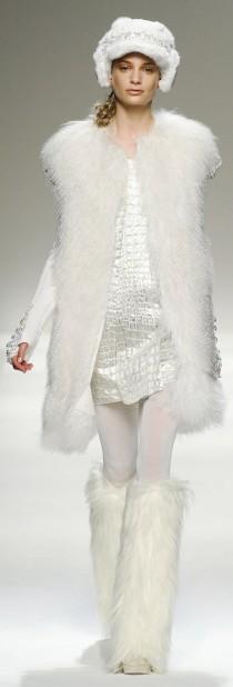 wedding photo - Blugirl Fall / Winter 2012 Winter Collection ♥ White Fur Snow Boots & Vest ♥ Christmas Ideas