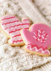 wedding photo -  Winter Wedding Favor Ideas ♥ Pink Sugar Winter Cookies 