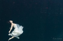 wedding photo - Cenote Trash das Kleid Fotograf - Katrina & michael - Ivan Luckie Fotografie