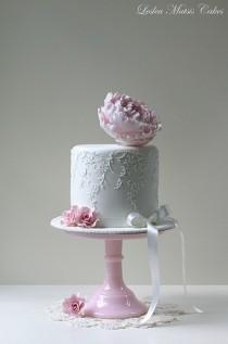 wedding photo - Pivoine rose avec dentelle