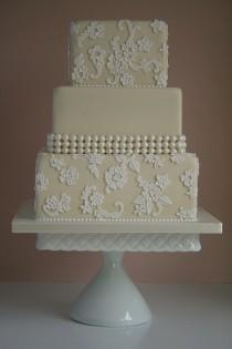 wedding photo - Champagner und Elfenbein-Spitze-Kuchen