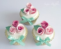 wedding photo - Rose Cupcakes